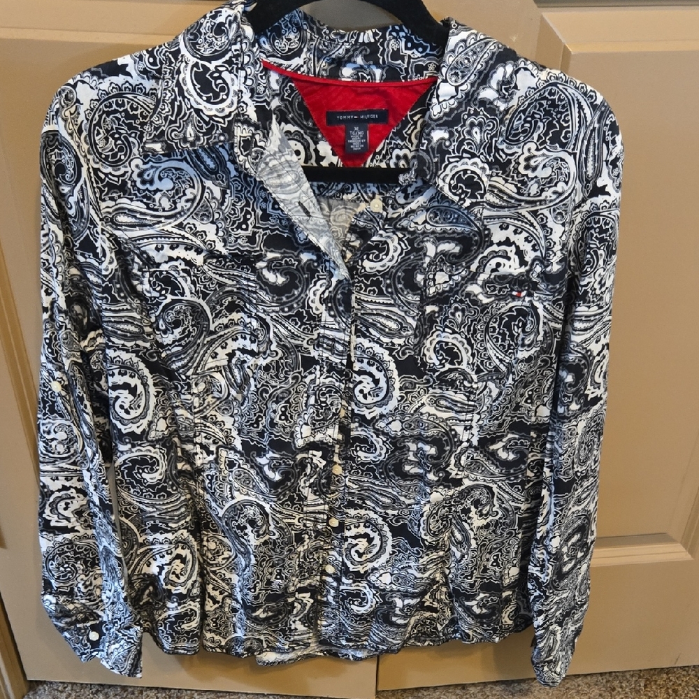 Tommy Hilfiger Women's Black and White Paisley Shirt. XL